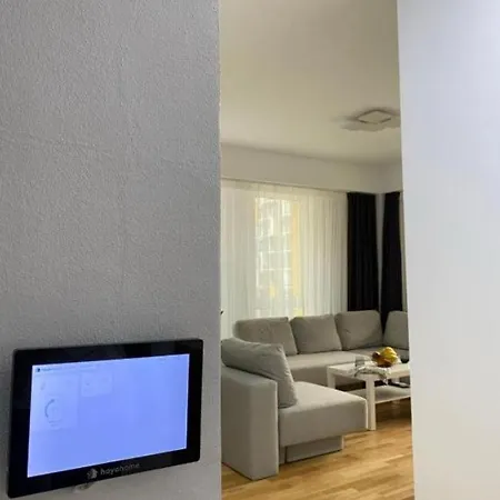 Royal Apartment-familyhaven,park,modern And Luxury Σκόπια