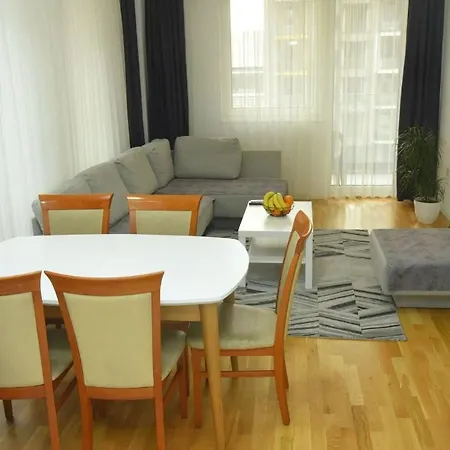 Διαμέρισμα Royal Apartment-familyhaven,park,modern And Luxury