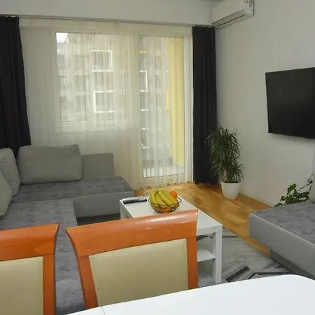 Royal Apartment-familyhaven,park,modern And Luxury Διαμέρισμα *
