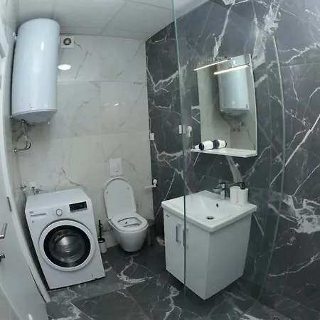 Royal Apartment-familyhaven,park,modern And Luxury Σκόπια