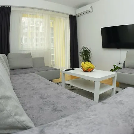 Royal Apartment-familyhaven,park,modern And Luxury Σκόπια
