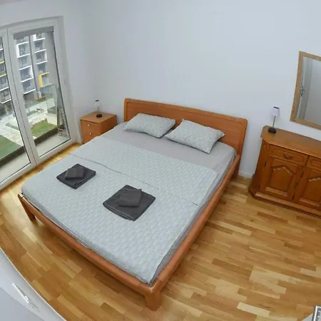 Royal Apartment-familyhaven,park,modern And Luxury Διαμέρισμα *