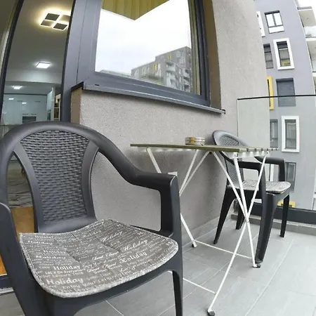Royal Apartment-familyhaven,park,modern And Luxury *