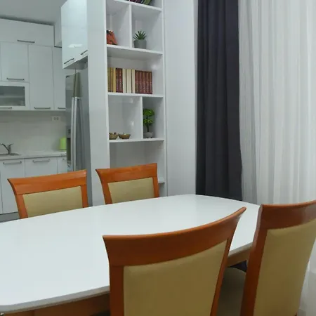 Royal Apartment-familyhaven,park,modern And Luxury * Σκόπια